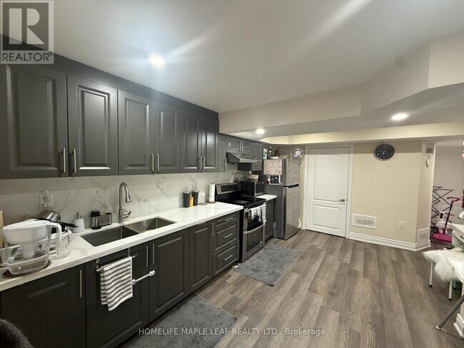 Photo - 92 Robert Parkinson Dr