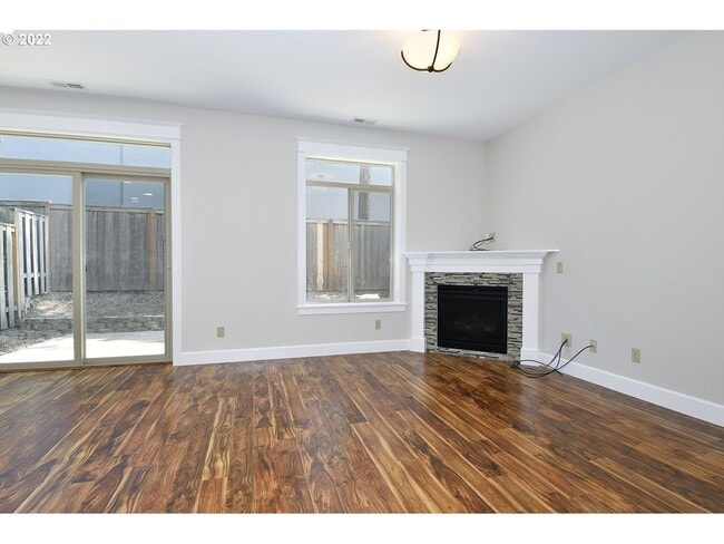 Photo - White Oak Village