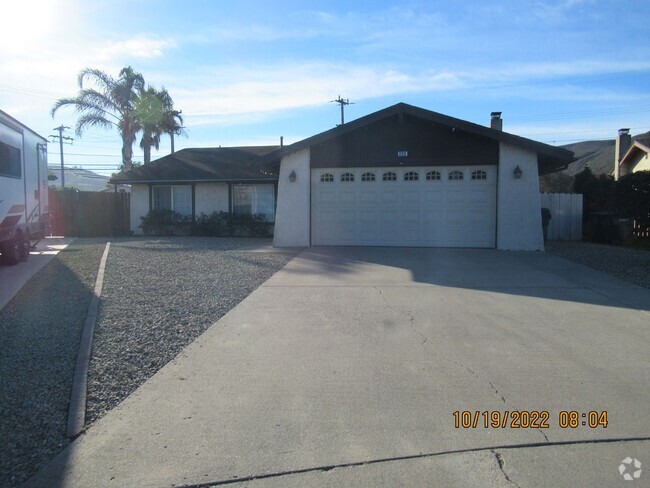Building Photo - Single Story Southside Home Close to Vande...