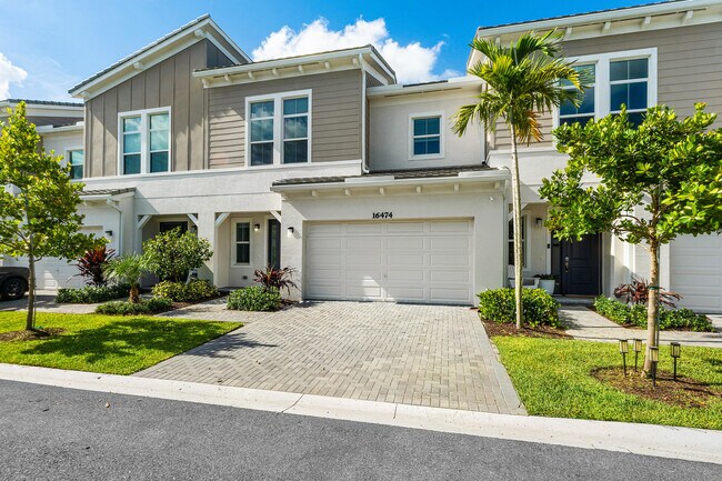 Photo - 16474 Helix Ct