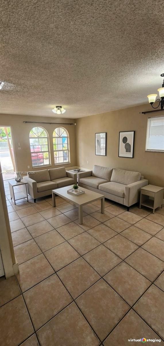 Photo - 880 E 26th St