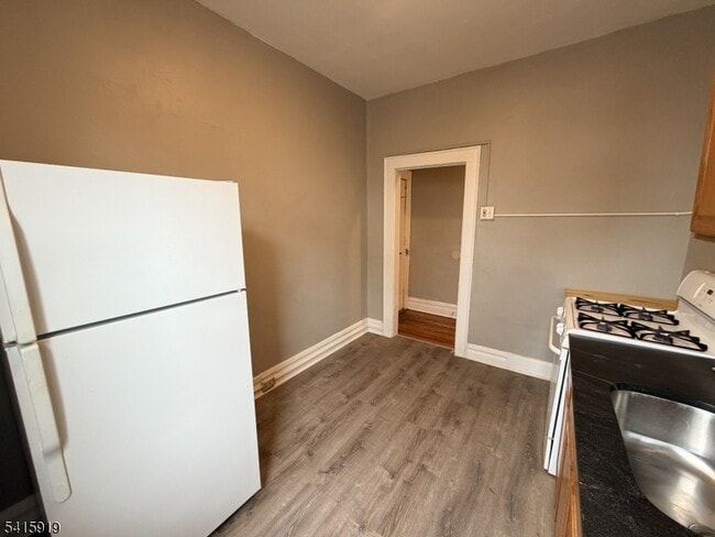 Photo - 16 Irving St