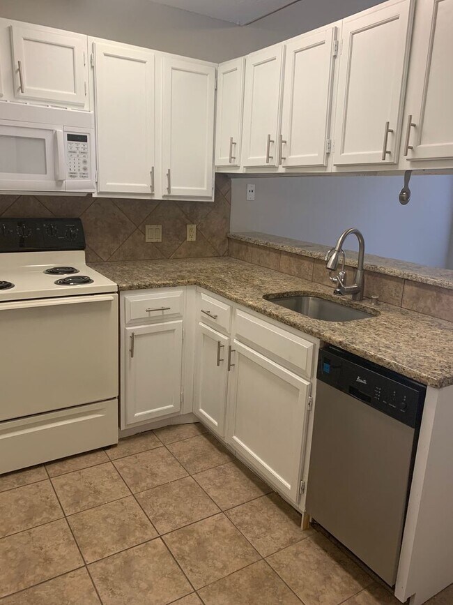 Photo - 2210 Pearl St Unit 305