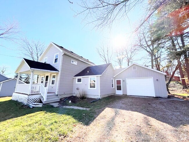 Building Photo - 159 Whitlock St Rental