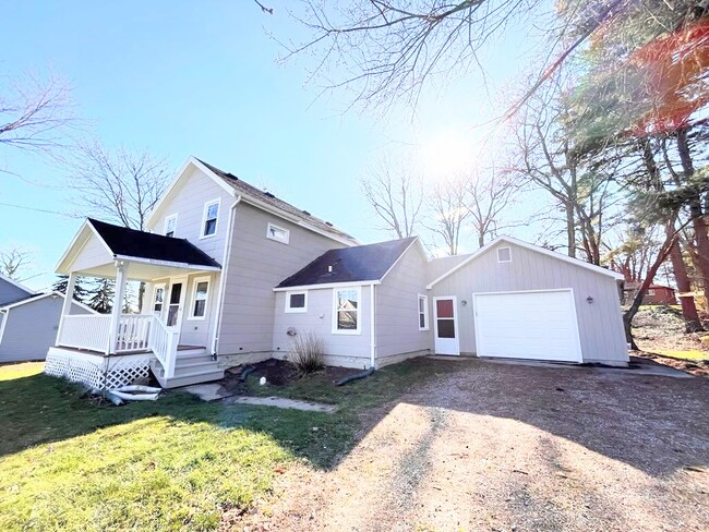 Photo - 159 Whitlock St House