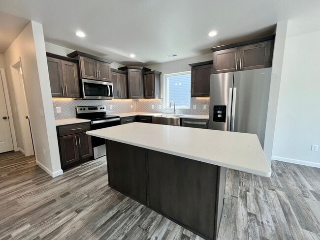 Photo - 4 Bed | 2 Bath | 2 Stall Garage | Single Family Home
