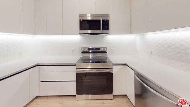 Photo - 414 N Orange St Unit 204