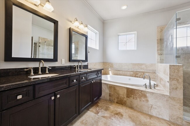 Building Photo - 4004 Feagan St