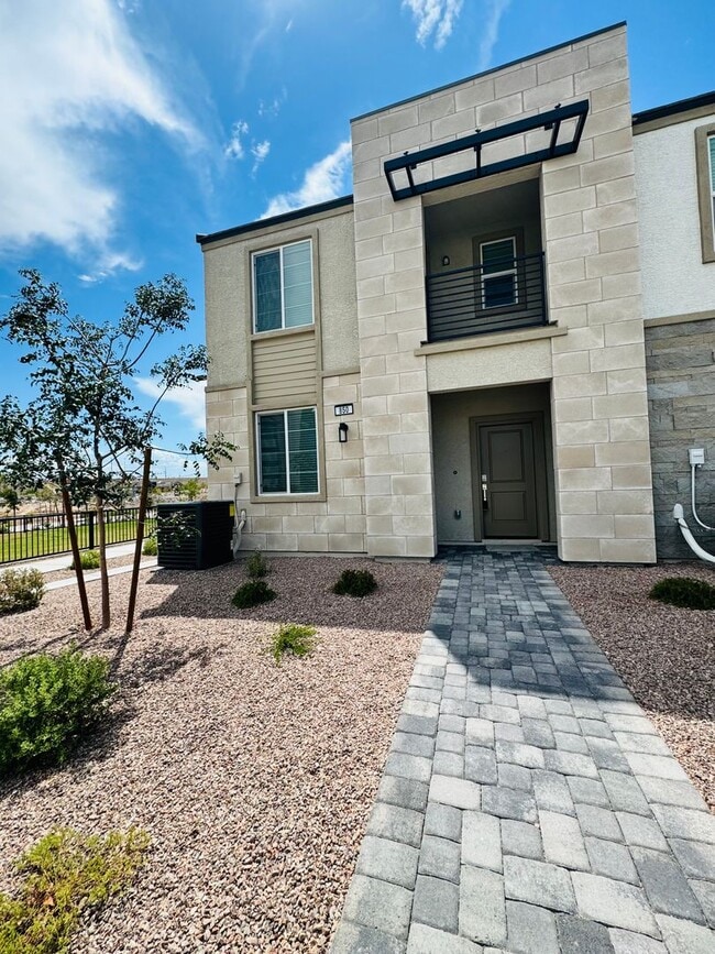 Photo - AMAZING, CORNER LOT, UPGRADED TOWNHOME IN "HENDERSON!!"  NEXT DOOR TO COMMUNITY DOG PARK!!