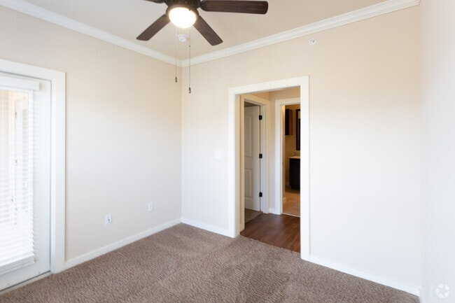 1HAB 1BA - 777 ft²