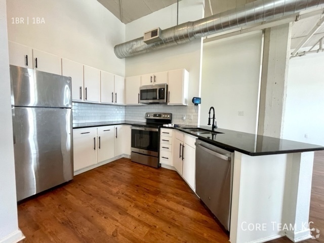 Building Photo - Top floor Loft with River View! Unit 602