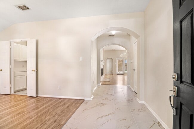 Photo - 14615 Rochelle Ct