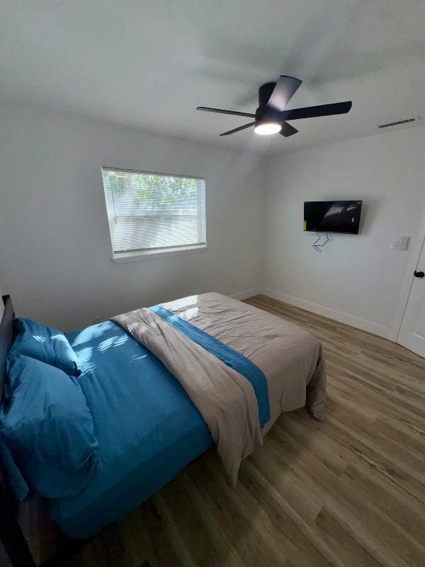 Photo - 1001 S Dollins Ave