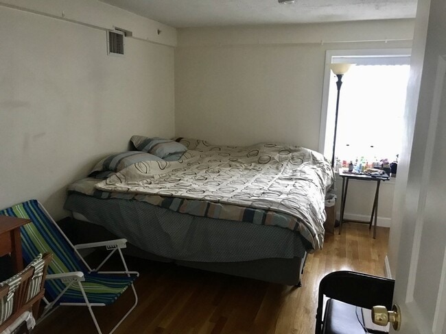 Photo - 308 Moody St Unidad 7