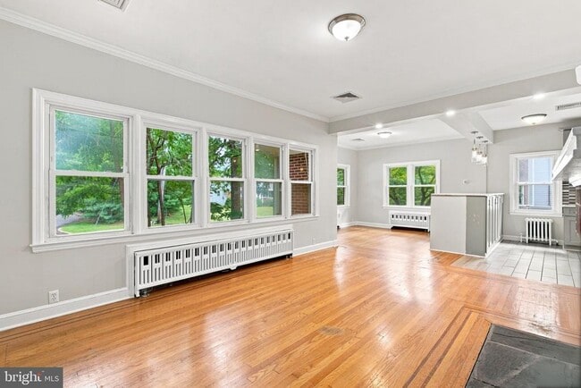 Photo - 133 Warrenville Rd