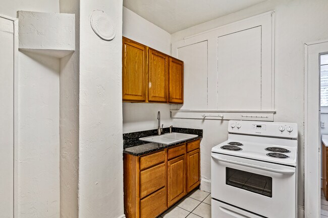 Photo - 201 NW 10th St