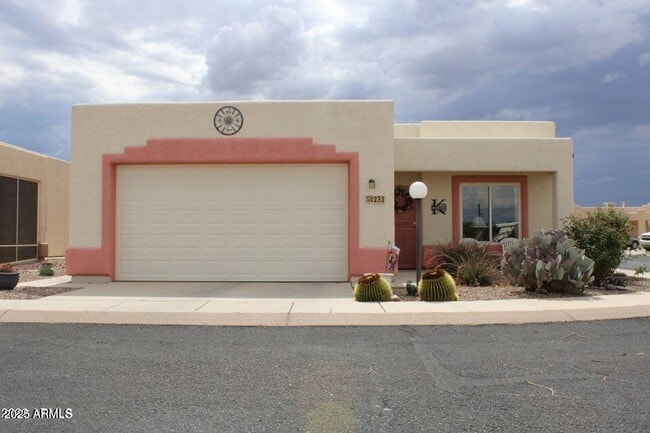 Building Photo - 232 S Clubhouse Ln