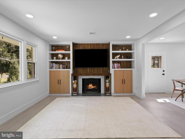 Photo - 11929 Waples Mill Rd