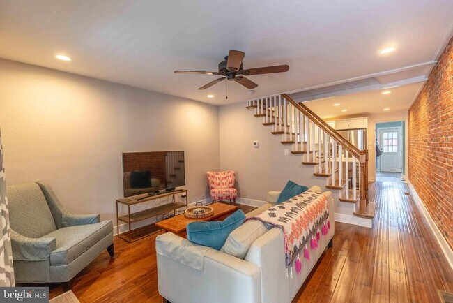 Photo - 216 W Lafayette St