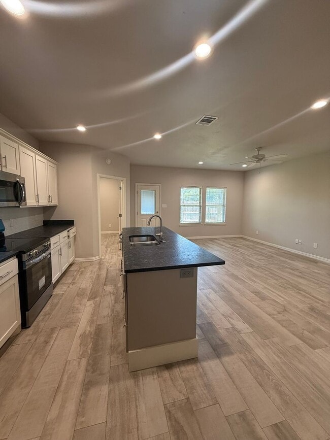 Photo - 1812 Brookhaven Dr Unit B