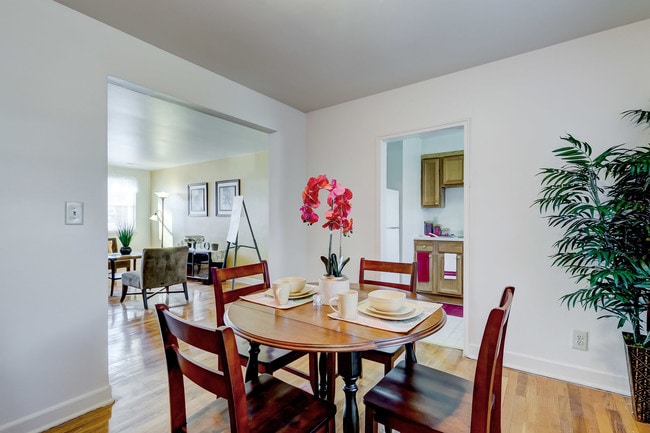 Photo - Park Raven Apartments