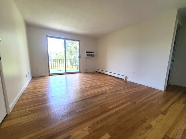 121 Great Rd