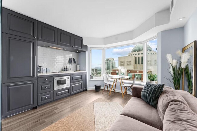 Photo - 155 Yorkville Ave Unit ID1356267P