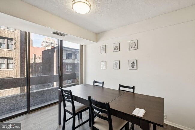 Building Photo - 1326 Spruce St Unit 703