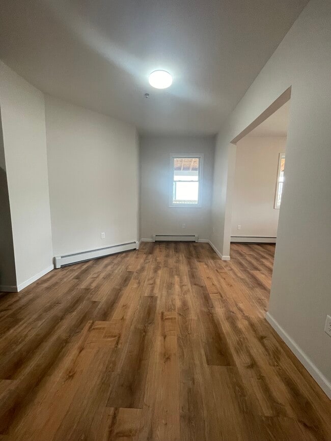 Building Photo - 720 Marion St Unit 3