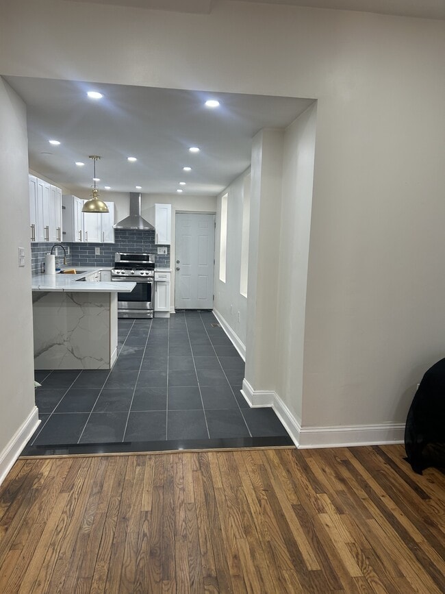 Photo - 2016 N Woodstock St