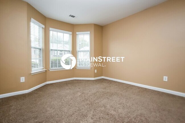 5 Bedroom Pet-Friendly Home in Atlanta, GA with Main Street Renewal