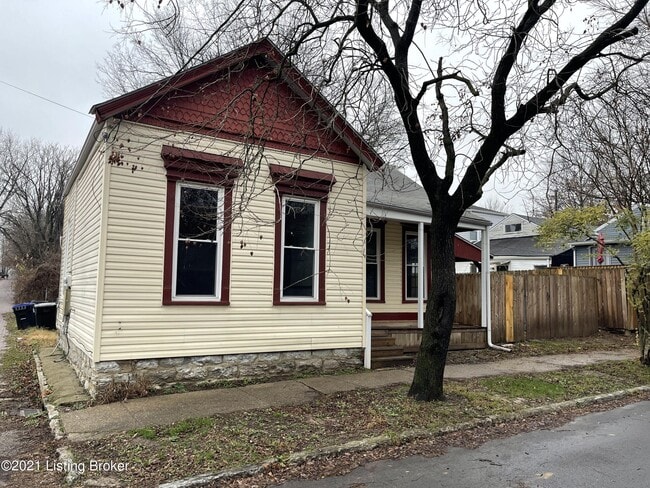 Building Photo - 611 Cooper St