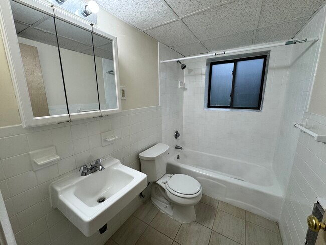 Photo - 16 Chester St Unit 2