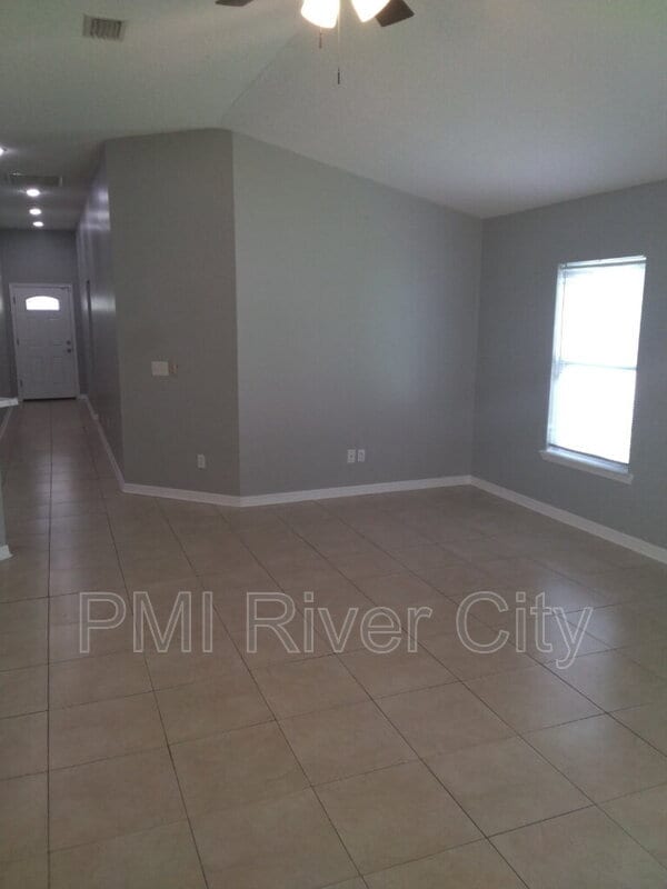 Photo - 818 Filmore Ln