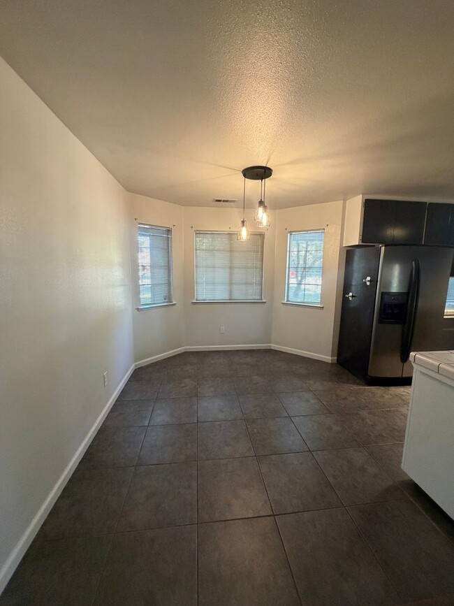 Photo - Charming 3 bedroom 2 bathroom home located...