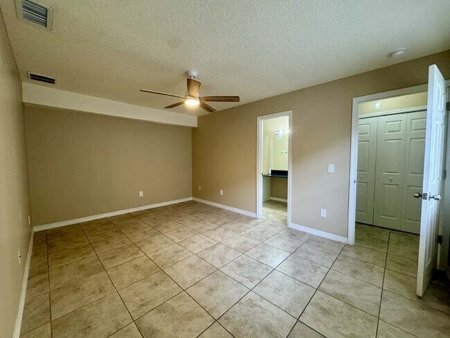 Photo - 1-Bedroom Apartment in Davenport Unidad B