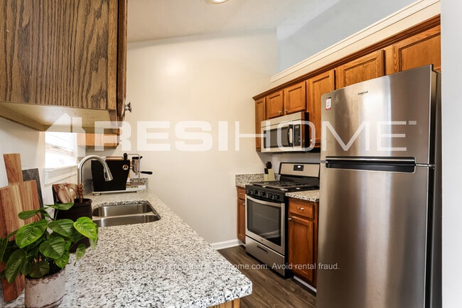 Photo - 125 W Village Ct
