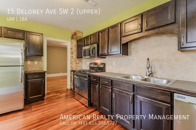 Photo - 15 Deloney Ave SW