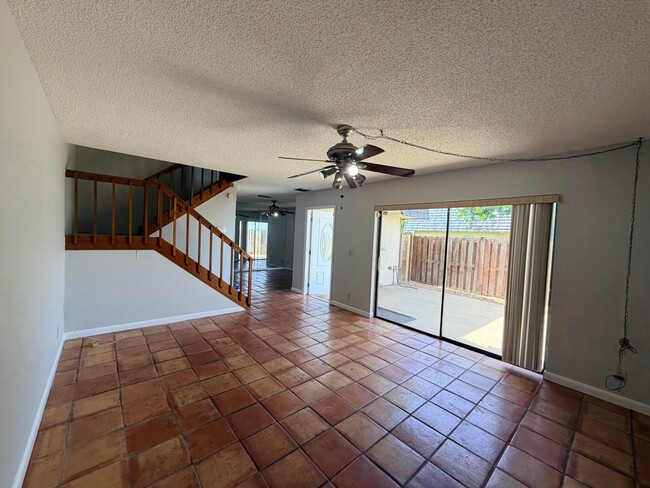 Photo - 37 Lake Arbor Dr