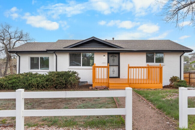 Building Photo - 6220 W Ohio Ave