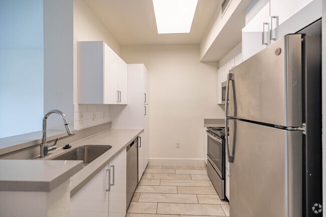 3BD, 2BA - 1,180SF - Kitchen - Woodland Grove