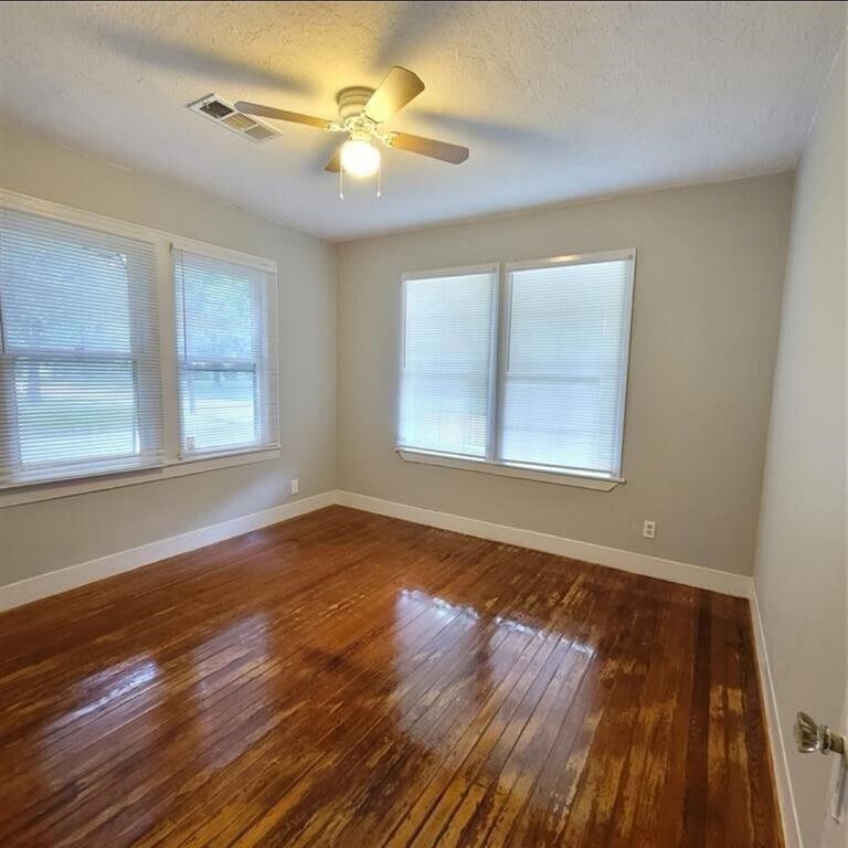 Photo - 522 Aron St
