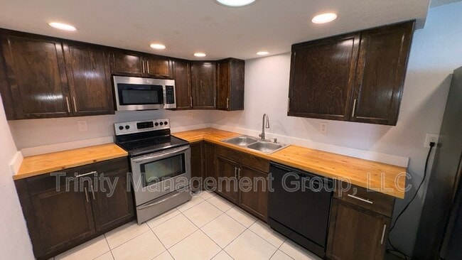 Photo - 8943 Windsong Ln
