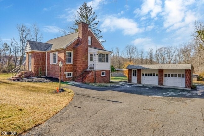 Building Photo - 111 King George Rd