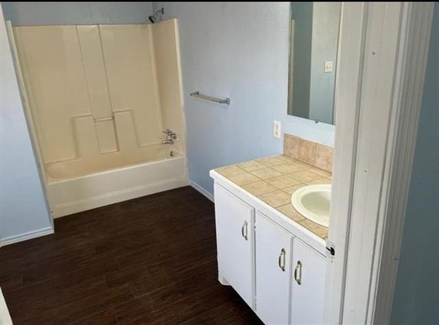 Photo - 411 Cooke St