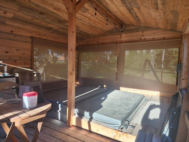 Photo - 3 BEDROOM HOME SOUTH SIDE OF SHELTON!