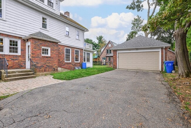 Photo - 269 Waltham St