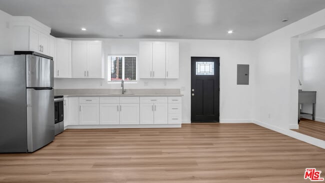 Photo - 15559 Three Palms St