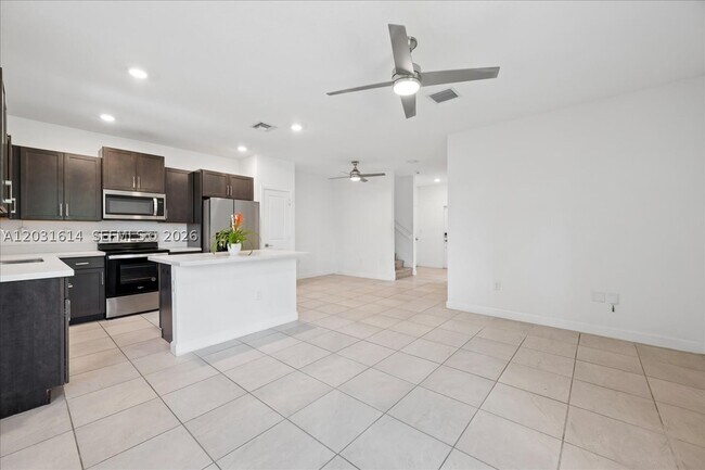 Photo - 2478 SE 10th St