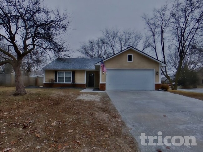 Building Photo - 111 Evening Star Cir